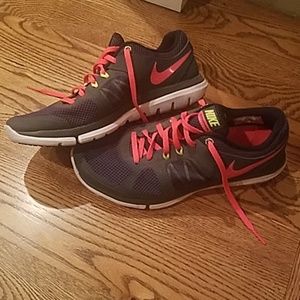 Womens Nike Flex shoes size 8